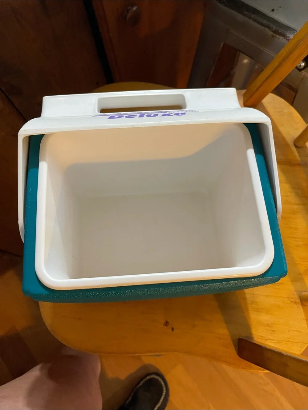Igloo MiniMate Deluxe Cooler in White and Teal with Purple Logo